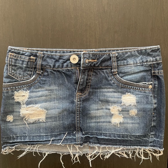 Guess Jean Skirt - Picture 2 of 2
